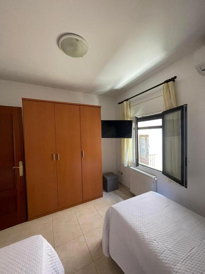 Apartament La Cova Peralada Esterno foto