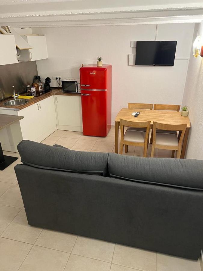 Apartament La Cova Peralada Esterno foto